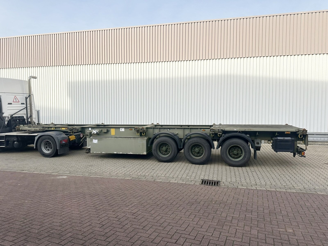 Schmitz Cargobull SCF 24 Containerchassis SCF 24 Containerchassis, Nachlauflenkachse, 2x20/20/30/40ft, Ex-! - Semi-remorque: photos 4 Schmitz Cargobull SCF 24 Containerchassis SCF 24 Containerchassis, Nachlauflenkachse, 2x20/20/30/40ft, Ex-! - Semi-remorque: photos 4