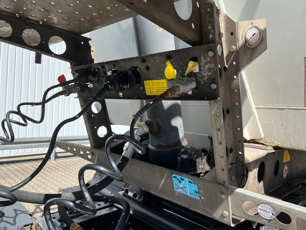 Schmitz Cargobull SKI 24 SL 7.2 SKI 24 SL 7.2, Stahlmulde ca. 27m³, Liftachse - Semi-remorque: photos 2 Schmitz Cargobull SKI 24 SL 7.2 SKI 24 SL 7.2, Stahlmulde ca. 27m³, Liftachse - Semi-remorque: photos 2