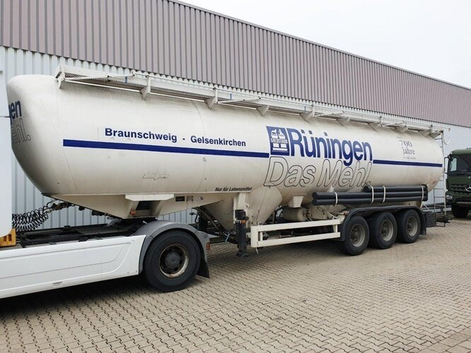 Spitzer SF 2455/4 UN PM SF 2455/4 UN PM Siloaufliger ca. 55m³ - Citerne pulvérulente: photos 1 Spitzer SF 2455/4 UN PM SF 2455/4 UN PM Siloaufliger ca. 55m³ - Citerne pulvérulente: photos 1