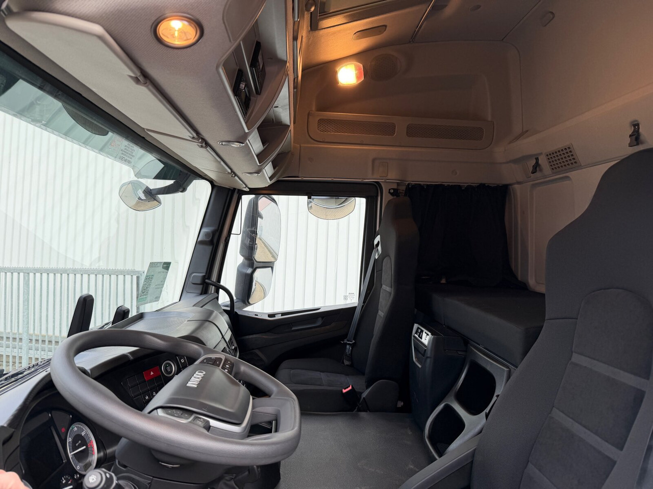 T-Way AT410T51/58 8x4 T-Way AT410T51/58 8x4, Retarder, 4x VORHANDEN! - Camion ampliroll: photos 2 T-Way AT410T51/58 8x4 T-Way AT410T51/58 8x4, Retarder, 4x VORHANDEN! - Camion ampliroll: photos 2