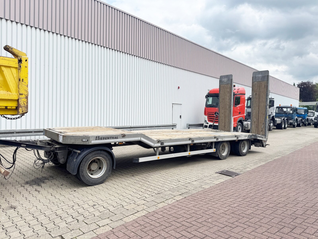 TAH 30,0 TAH 30,0, Verzinkt, Verbr. auf 3m - Remorque porte-engin surbaissée: photos 1 TAH 30,0 TAH 30,0, Verzinkt, Verbr. auf 3m - Remorque porte-engin surbaissée: photos 1