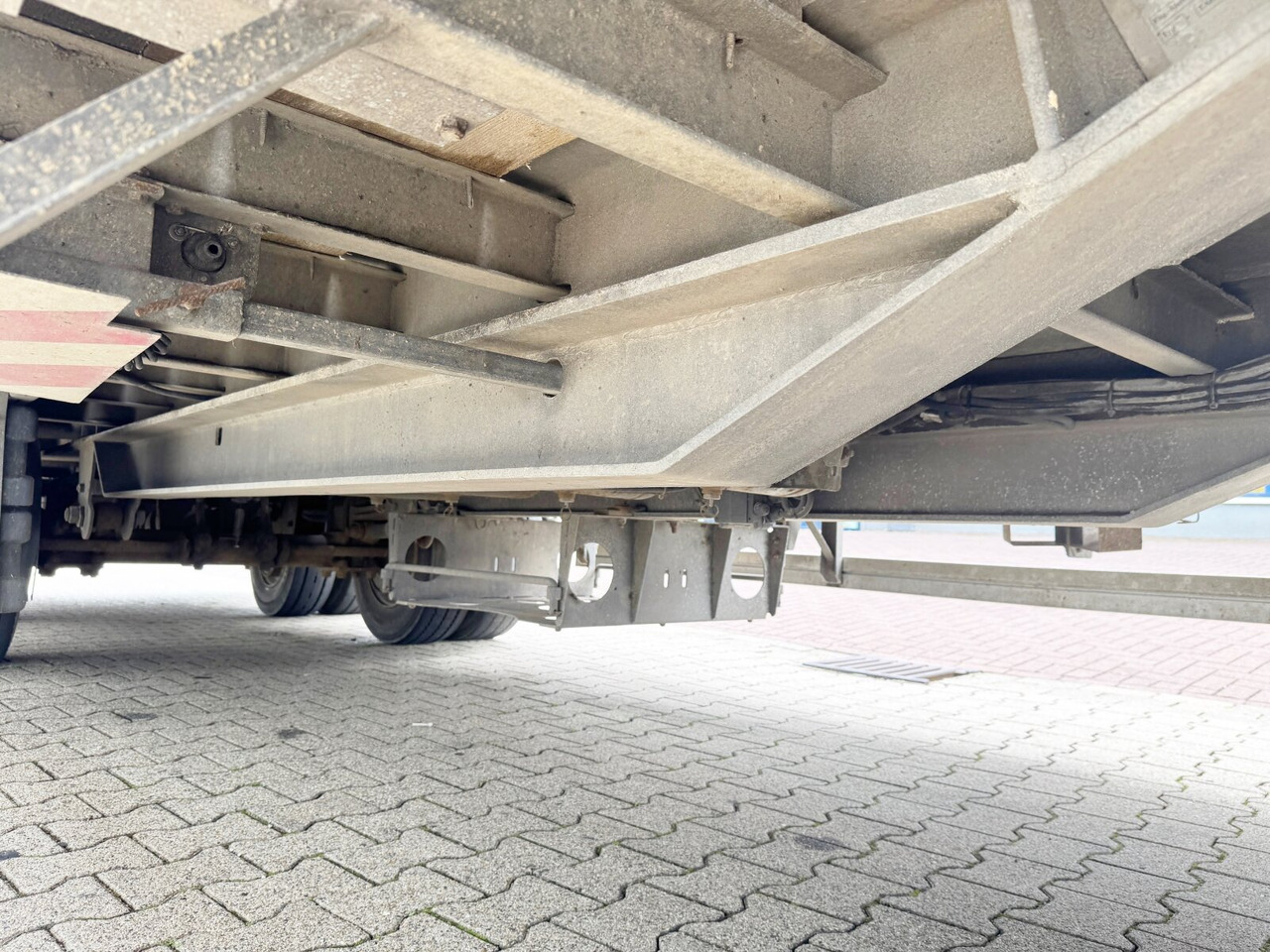 TAH 30,0 TAH 30,0, Verzinkt, Verbr. auf 3m - Remorque porte-engin surbaissée: photos 4 TAH 30,0 TAH 30,0, Verzinkt, Verbr. auf 3m - Remorque porte-engin surbaissée: photos 4