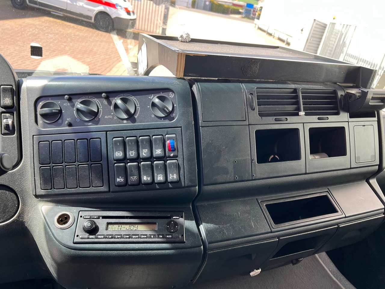 MAN TGL 8.220 4X2 BL TGL 8.220 4X2 BL - Tracteur routier: photos 4 MAN TGL 8.220 4X2 BL TGL 8.220 4X2 BL - Tracteur routier: photos 4