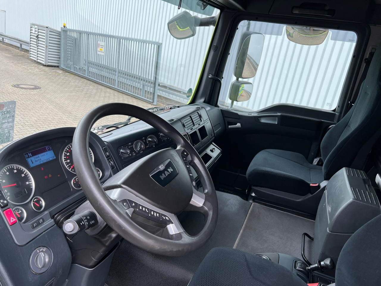 MAN TGL 8.220 4X2 BL TGL 8.220 4X2 BL - Tracteur routier: photos 3 MAN TGL 8.220 4X2 BL TGL 8.220 4X2 BL - Tracteur routier: photos 3