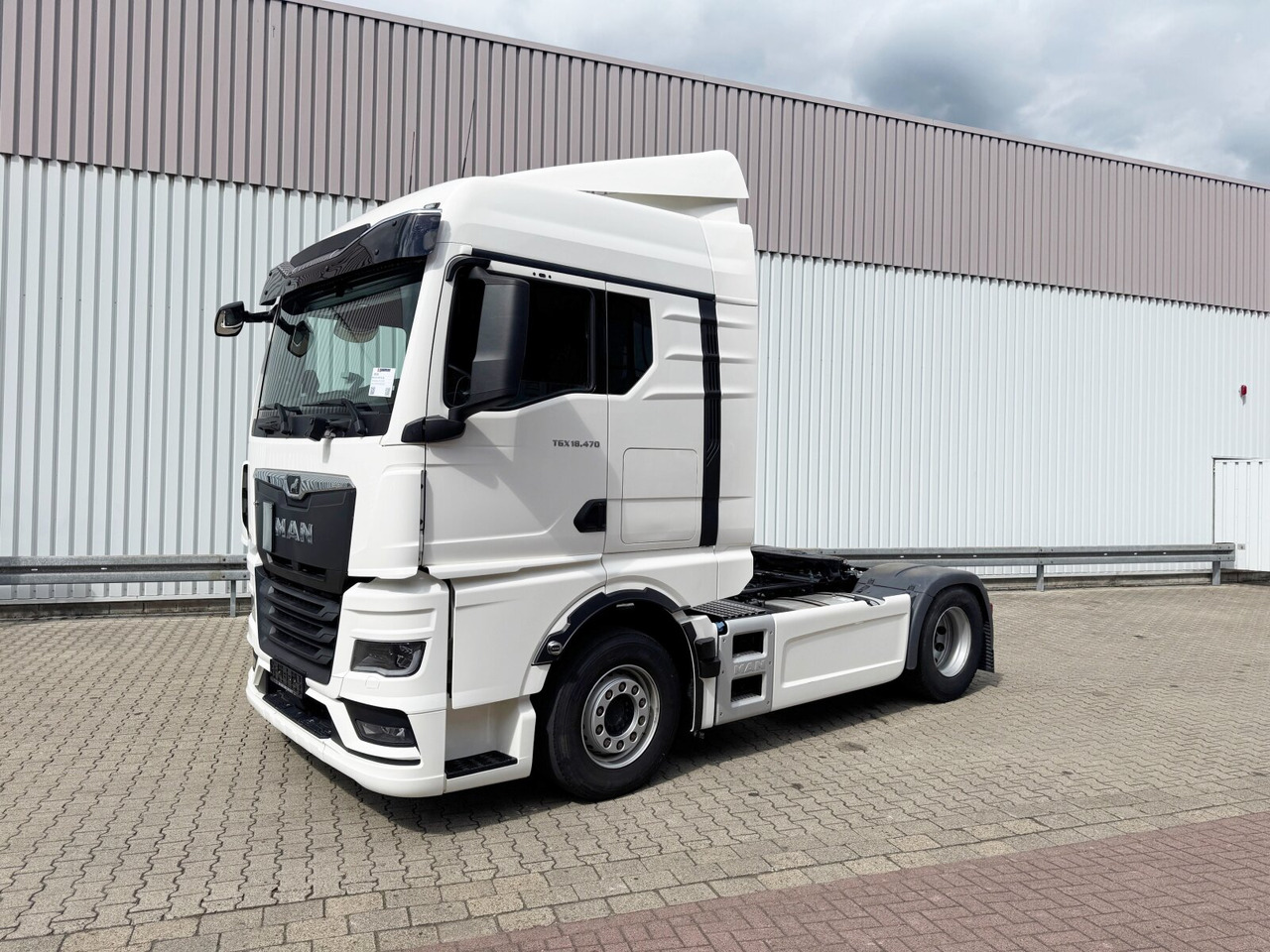 MAN TGX 18.470 4x2 BL TGX 18.470 4x2 BL, Retarder, Navi - Tracteur routier: photos 1 MAN TGX 18.470 4x2 BL TGX 18.470 4x2 BL, Retarder, Navi - Tracteur routier: photos 1