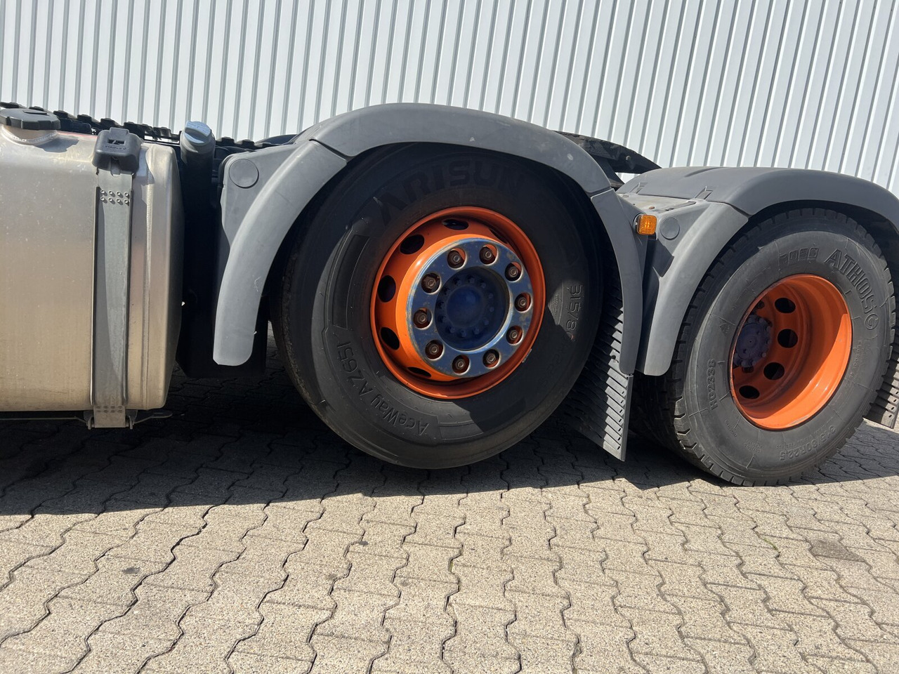 MAN TGX 26.500 6X2/4 BLS TGX 26.500 6X2/4 BLS, Intarder, Vorlauflenk-/lift, Standklima, XXL-Fahrerhaus - Tracteur routier: photos 4 MAN TGX 26.500 6X2/4 BLS TGX 26.500 6X2/4 BLS, Intarder, Vorlauflenk-/lift, Standklima, XXL-Fahrerhaus - Tracteur routier: photos 4
