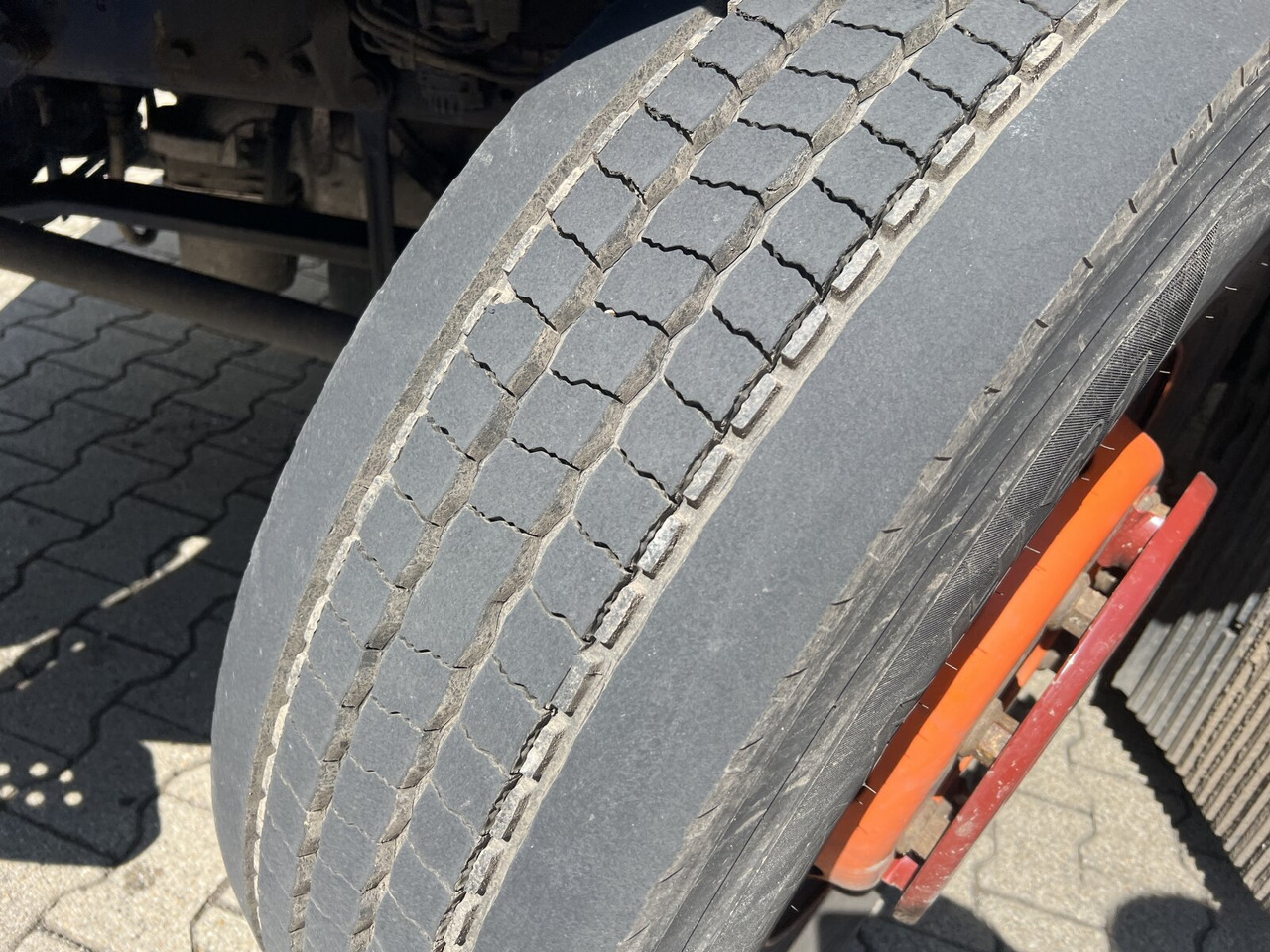 MAN TGX 26.500 6X2/4 BLS TGX 26.500 6X2/4 BLS, Intarder, Vorlauflenk-/lift, XXL-Fahrerhaus, 70t - Tracteur routier: photos 4 MAN TGX 26.500 6X2/4 BLS TGX 26.500 6X2/4 BLS, Intarder, Vorlauflenk-/lift, XXL-Fahrerhaus, 70t - Tracteur routier: photos 4