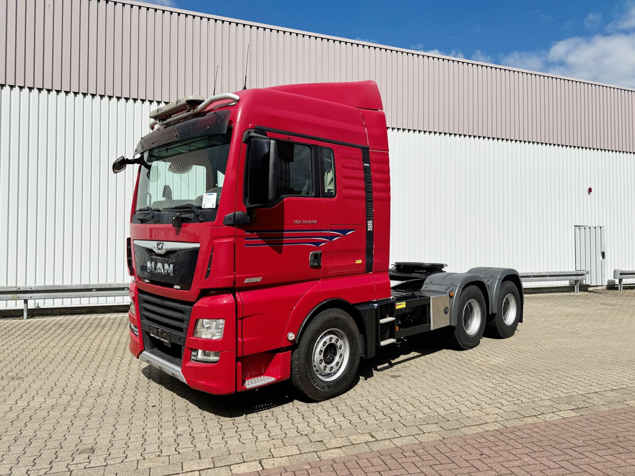 MAN TGX 33.640 6X4 BLS TGX 33.640 6X4 BLS, Retarder, Hydraulik, 70t - Tracteur routier: photos 1 MAN TGX 33.640 6X4 BLS TGX 33.640 6X4 BLS, Retarder, Hydraulik, 70t - Tracteur routier: photos 1