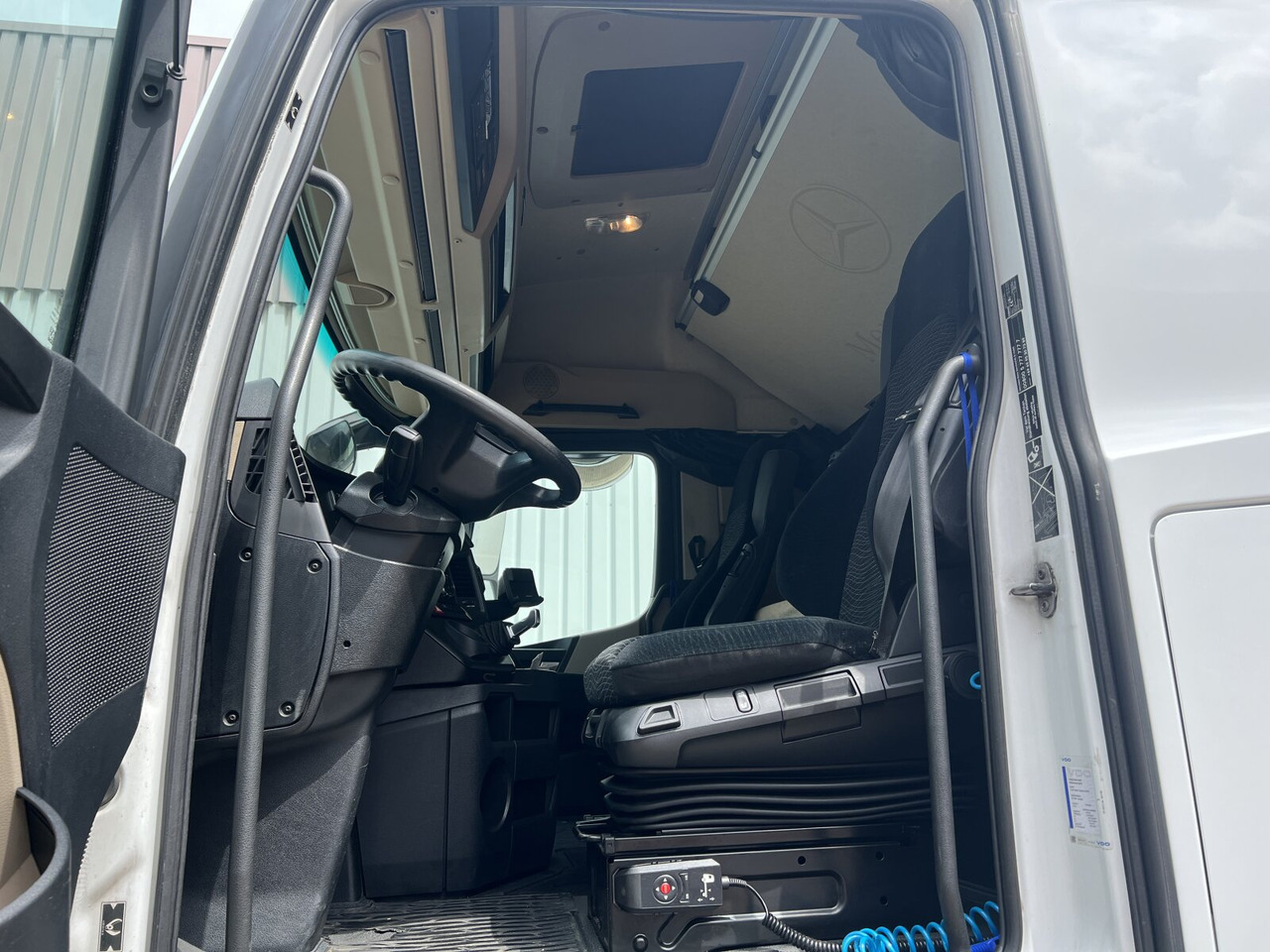 Mercedes-Benz Actros 1843 LS 4x2 Actros 1843 LS 4x2, Retarder - Tracteur routier: photos 3 Mercedes-Benz Actros 1843 LS 4x2 Actros 1843 LS 4x2, Retarder - Tracteur routier: photos 3
