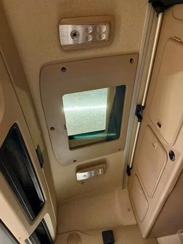 Mercedes-Benz Arocs 1851 LS 4x4 HAD Arocs 1851 LS 4x4 HAD, Hydraulik, Navi, MultimediaCockpit - Tracteur routier: photos 3 Mercedes-Benz Arocs 1851 LS 4x4 HAD Arocs 1851 LS 4x4 HAD, Hydraulik, Navi, MultimediaCockpit - Tracteur routier: photos 3