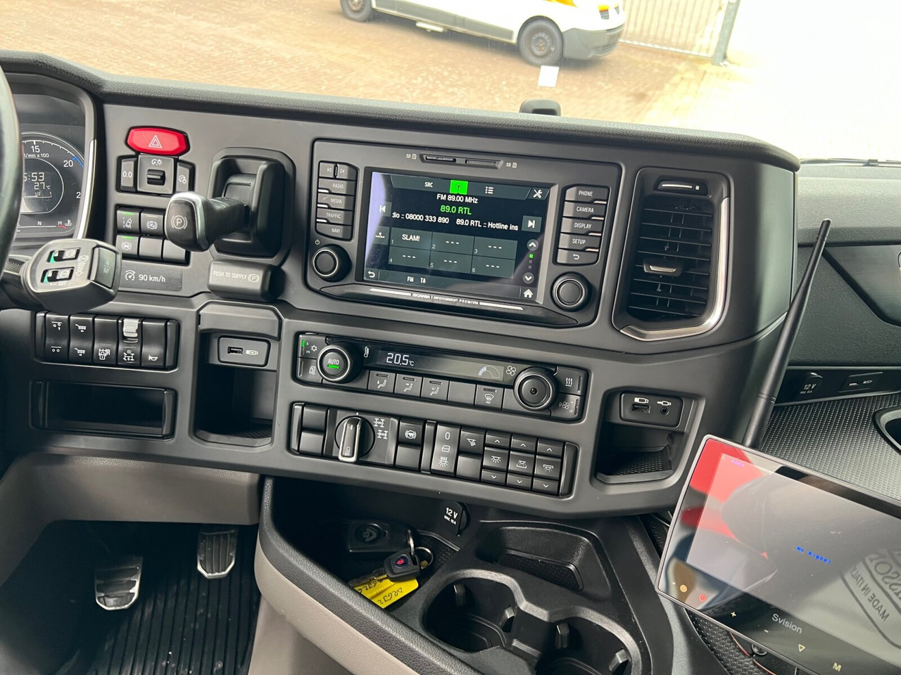 Scania R 580 6x4 R 580 6x4, V8-Motor, Kipphydraulik, Retarder, 66t - Tracteur routier: photos 4 Scania R 580 6x4 R 580 6x4, V8-Motor, Kipphydraulik, Retarder, 66t - Tracteur routier: photos 4