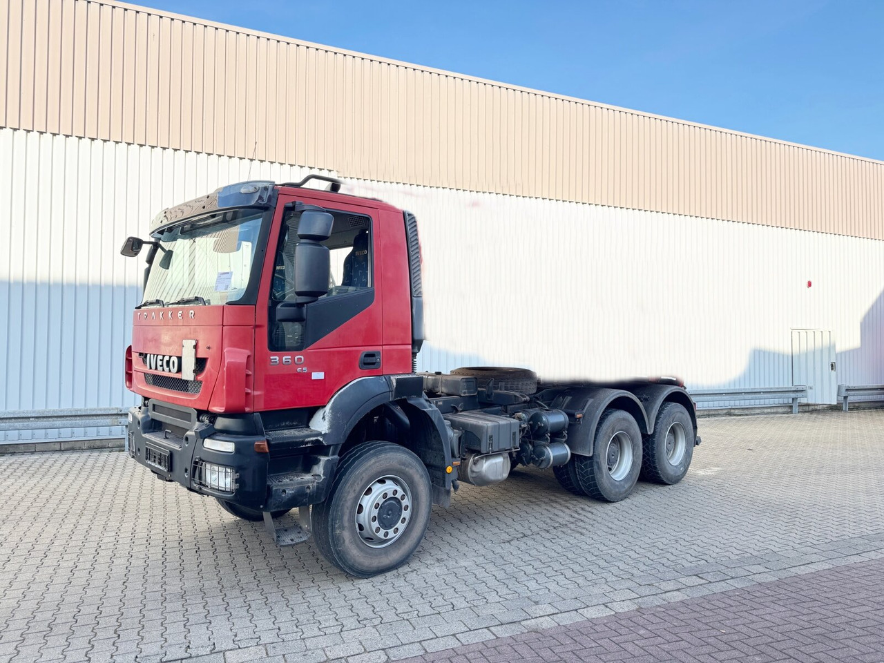Trakker AD260T36W 6x6 Trakker AD260T36W 6x6 - Châssis cabine: photos 1 Trakker AD260T36W 6x6 Trakker AD260T36W 6x6 - Châssis cabine: photos 1