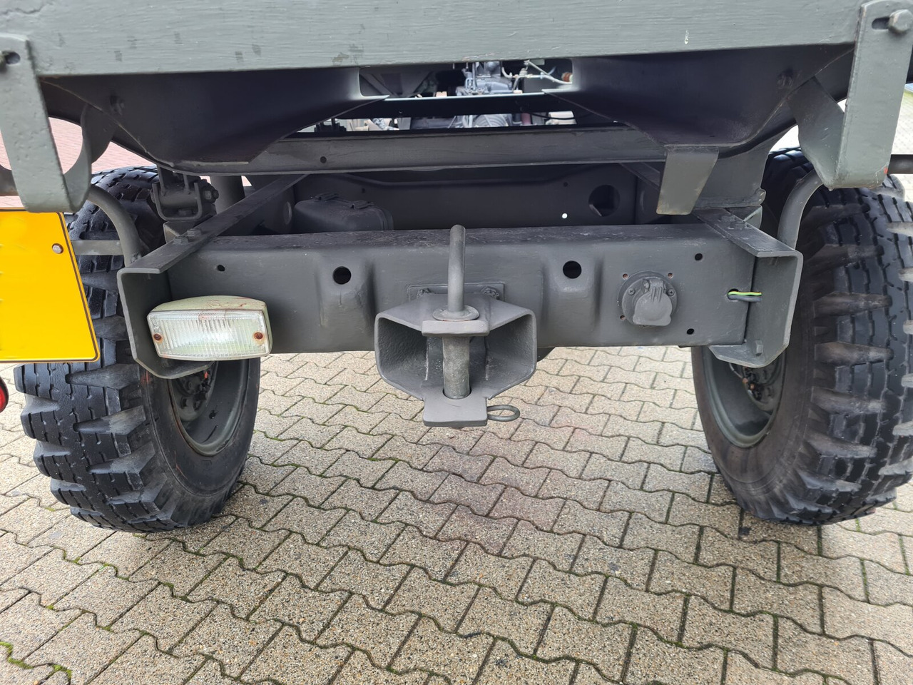 Unimog 404 4x4 S Cabrio 404 4x4 S Cabrio, Benziner - Camion plateau: photos 5 Unimog 404 4x4 S Cabrio 404 4x4 S Cabrio, Benziner - Camion plateau: photos 5