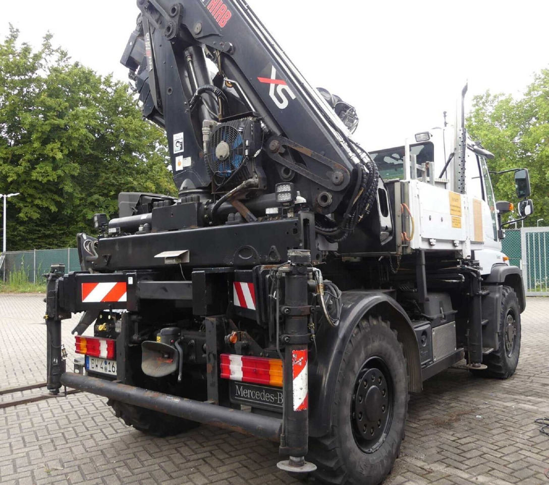 Unimog U400 4x4 U400 4x4, Frontzapfwelle, Heckkran Hiab XS 144-E4 HiDuo, Seilwinde, Funk - Grue mobile: photos 3 Unimog U400 4x4 U400 4x4, Frontzapfwelle, Heckkran Hiab XS 144-E4 HiDuo, Seilwinde, Funk - Grue mobile: photos 3