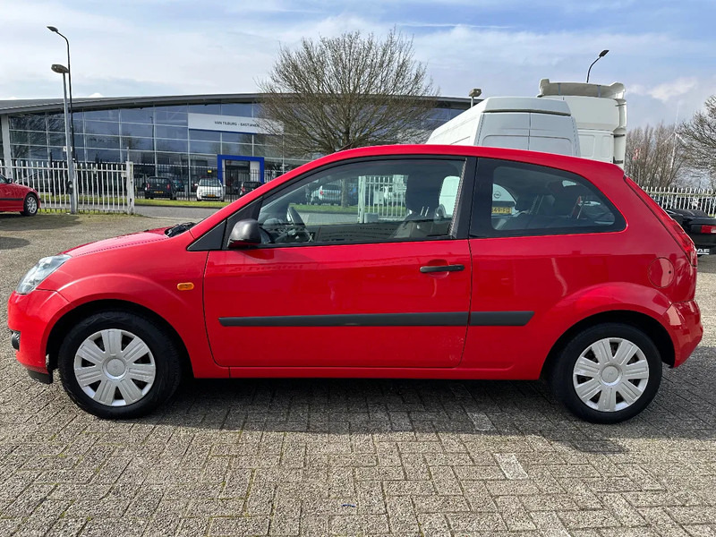 Ford Fiesta TDCi 1.4 + AIRCO + CARPLAY + REAR CAMERA + 194.511 KM - Voiture à hayon: photos 2 Ford Fiesta TDCi 1.4 + AIRCO + CARPLAY + REAR CAMERA + 194.511 KM - Voiture à hayon: photos 2