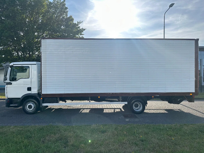 MAN TGL 12.210 MANUAL + 2000 KG LIFT + 2.60 M HIGH BIG BOX + AIRCO + SPRING / SPRING + 3 SEATS - Camion fourgon: photos 2 MAN TGL 12.210 MANUAL + 2000 KG LIFT + 2.60 M HIGH BIG BOX + AIRCO + SPRING / SPRING + 3 SEATS - Camion fourgon: photos 2