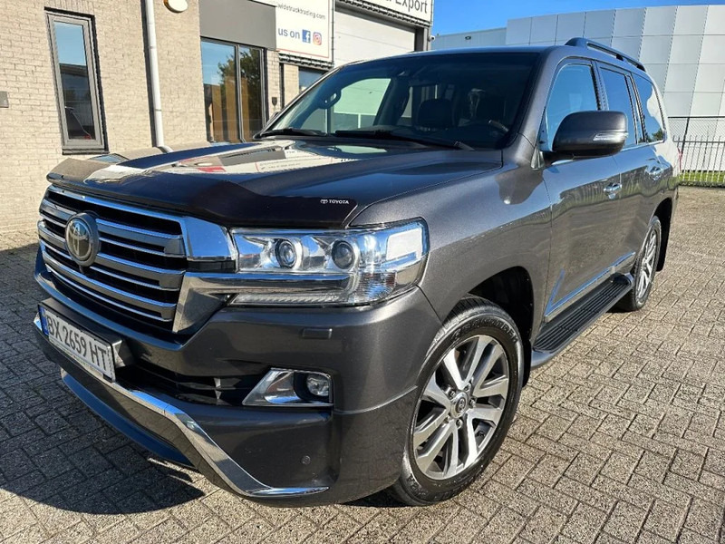 Toyota Land Cruiser V8 LAND CRUISER 200 V8 + CAMERA 360 + FRIDGE + DIESEL + ONLY EXPORT - SUV: photos 1 Toyota Land Cruiser V8 LAND CRUISER 200 V8 + CAMERA 360 + FRIDGE + DIESEL + ONLY EXPORT - SUV: photos 1