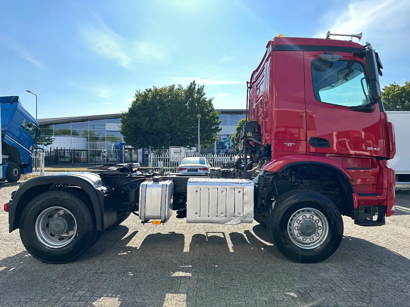 Mercedes-Benz Arocs 1824 4x4 ALLROAD + KIPPER HYDRAULIC + 334.231 KM + SPRING / SPRING + EURO 6 - Tracteur routier: photos 5 Mercedes-Benz Arocs 1824 4x4 ALLROAD + KIPPER HYDRAULIC + 334.231 KM + SPRING / SPRING + EURO 6 - Tracteur routier: photos 5