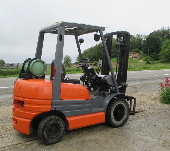 Toyota 426FGF25 - Chariot élévateur: photos 2 Toyota 426FGF25 - Chariot élévateur: photos 2