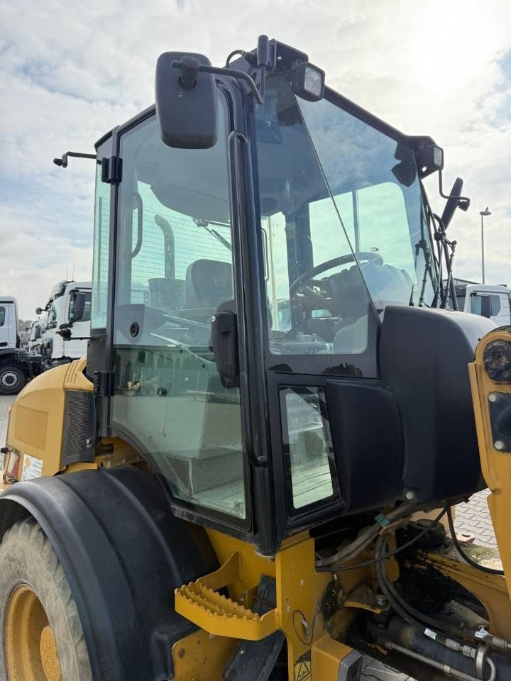 CAT 908 H - Chargeuse sur pneus: photos 5 CAT 908 H - Chargeuse sur pneus: photos 5