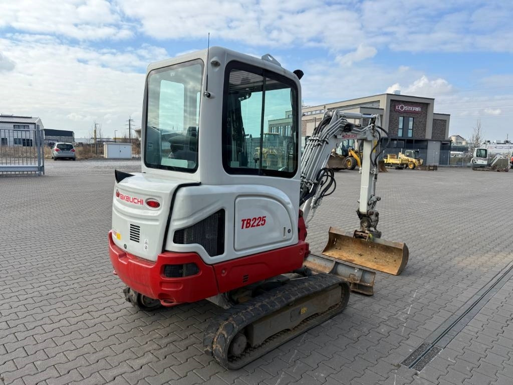 Takeuchi TB 225 V3 - Mini pelle: photos 4 Takeuchi TB 225 V3 - Mini pelle: photos 4