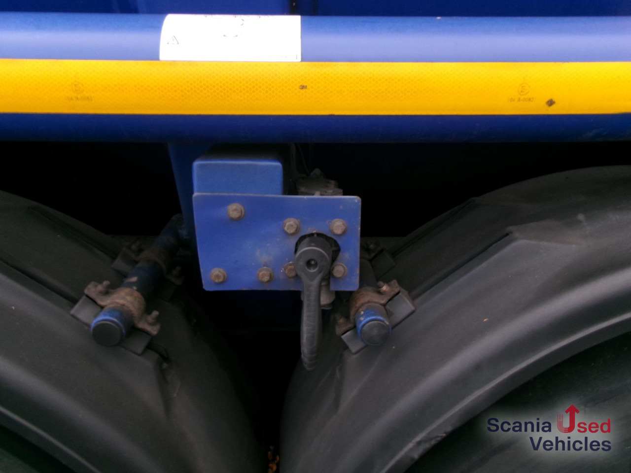 ROHR Tankauflieger f. Treibst. 4 Kammern 2 x Lift - Semi-remorque citerne: photos 2 ROHR Tankauflieger f. Treibst. 4 Kammern 2 x Lift - Semi-remorque citerne: photos 2