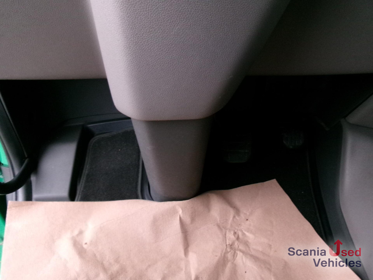 SCANIA R 450 A4x2EB 2 Tanks Standklima TOP!!! - Tracteur routier: photos 4 SCANIA R 450 A4x2EB 2 Tanks Standklima TOP!!! - Tracteur routier: photos 4