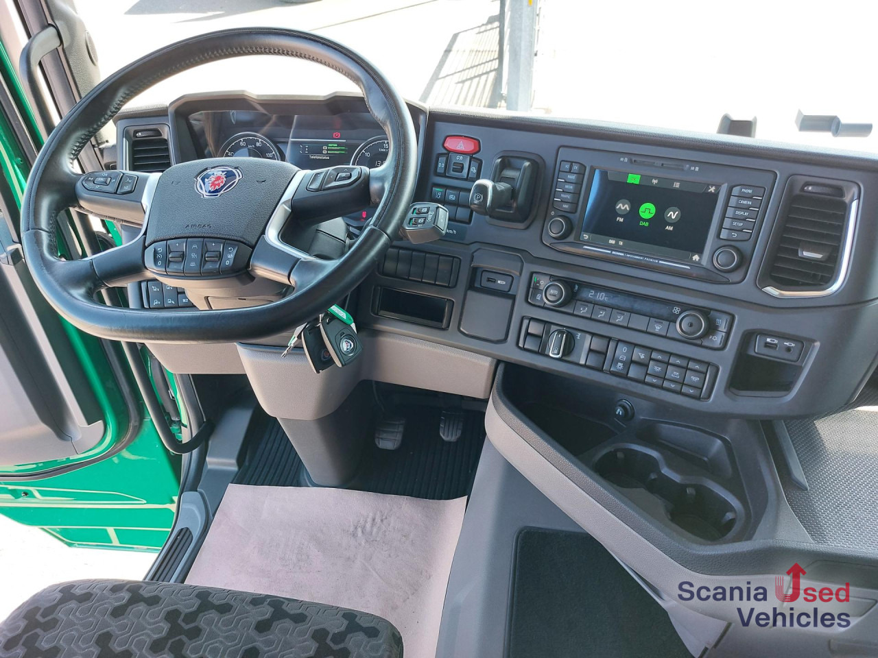 SCANIA R 450 A4x2EB Volumen Mega Jumbo DAB Standklima - Tracteur routier: photos 2 SCANIA R 450 A4x2EB Volumen Mega Jumbo DAB Standklima - Tracteur routier: photos 2