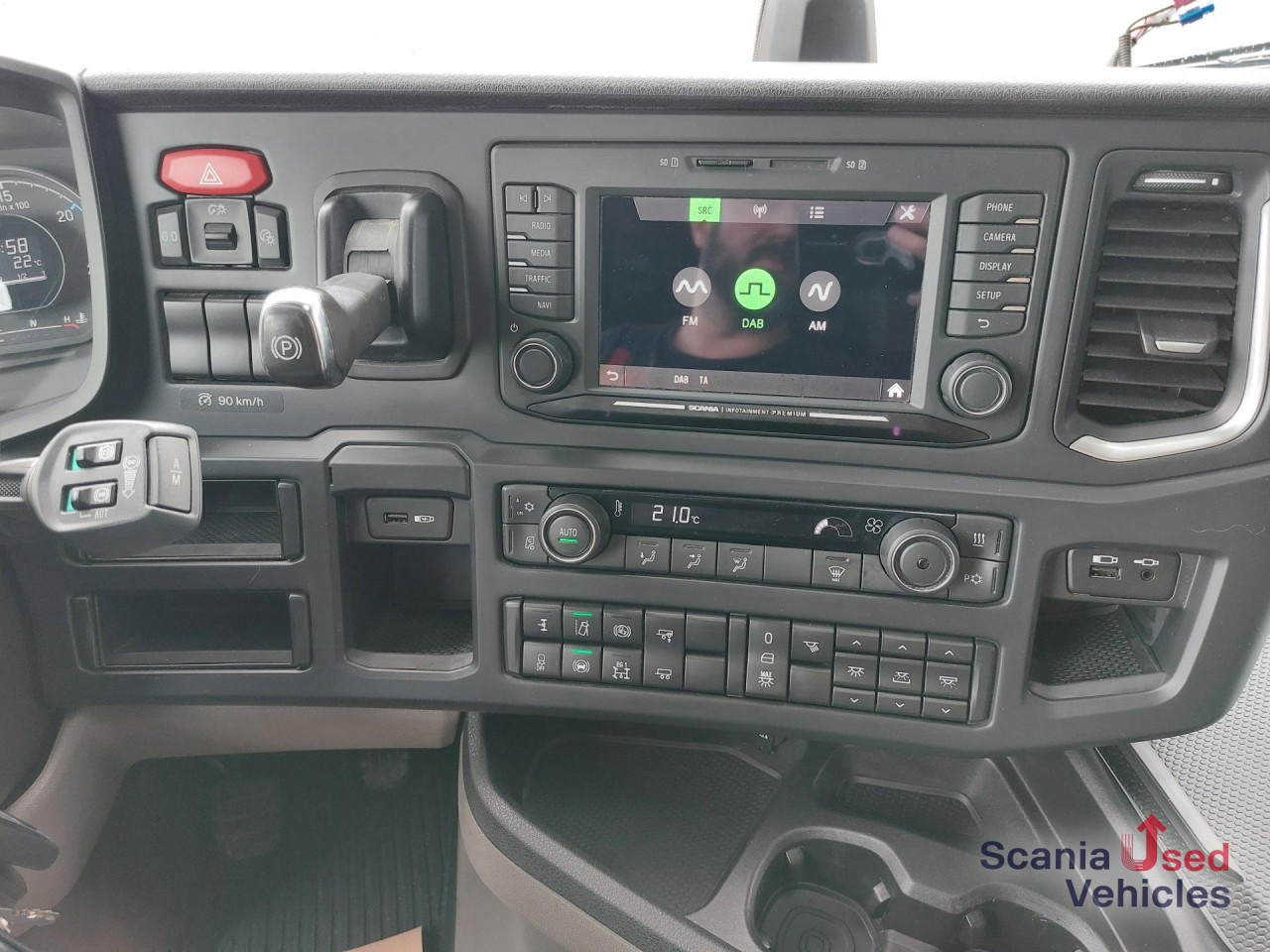 SCANIA R 460 A4x2NA 2 Kreis Hydraulik Navi Standklima Ret - Tracteur routier: photos 2 SCANIA R 460 A4x2NA 2 Kreis Hydraulik Navi Standklima Ret - Tracteur routier: photos 2