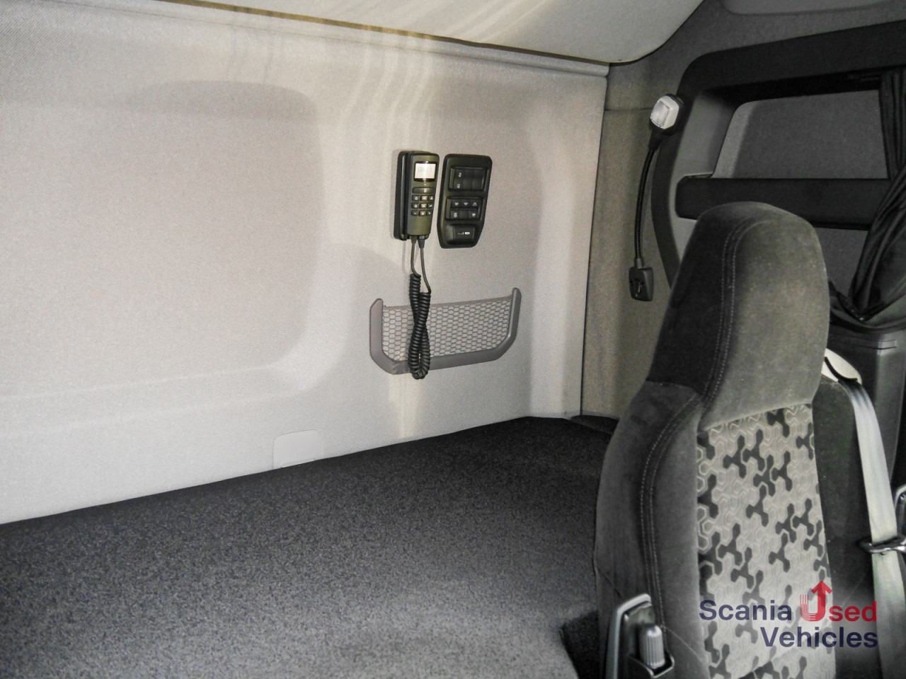 SCANIA R 460 A4x2EB - SUPER - - Tracteur routier: photos 2 SCANIA R 460 A4x2EB - SUPER - - Tracteur routier: photos 2