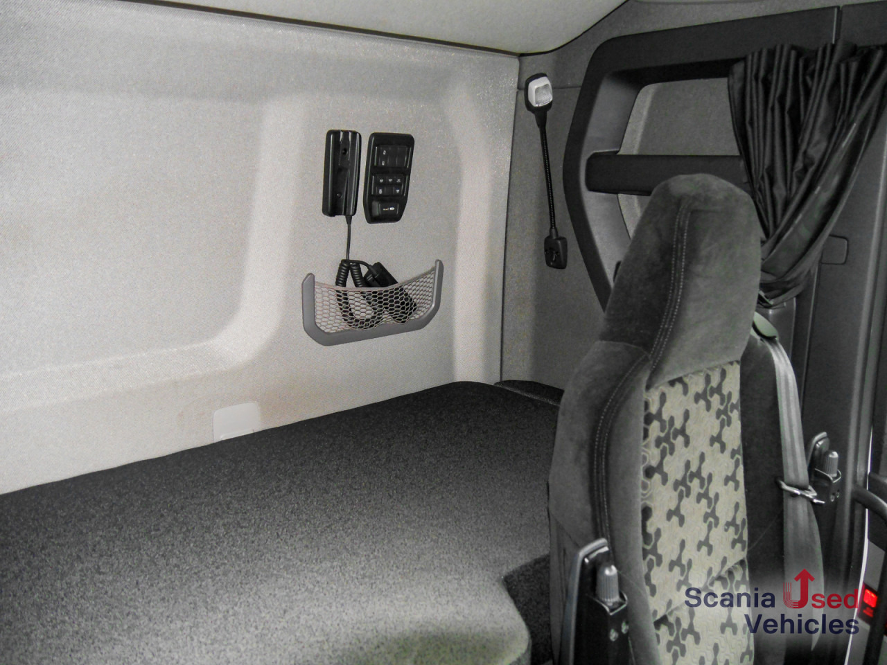 SCANIA R 460 A4x2EB - SUPER - - Tracteur routier: photos 2 SCANIA R 460 A4x2EB - SUPER - - Tracteur routier: photos 2