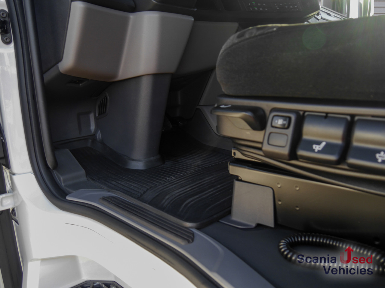 SCANIA R 460 A4x2NA - SUPER - - Tracteur routier: photos 3 SCANIA R 460 A4x2NA - SUPER - - Tracteur routier: photos 3