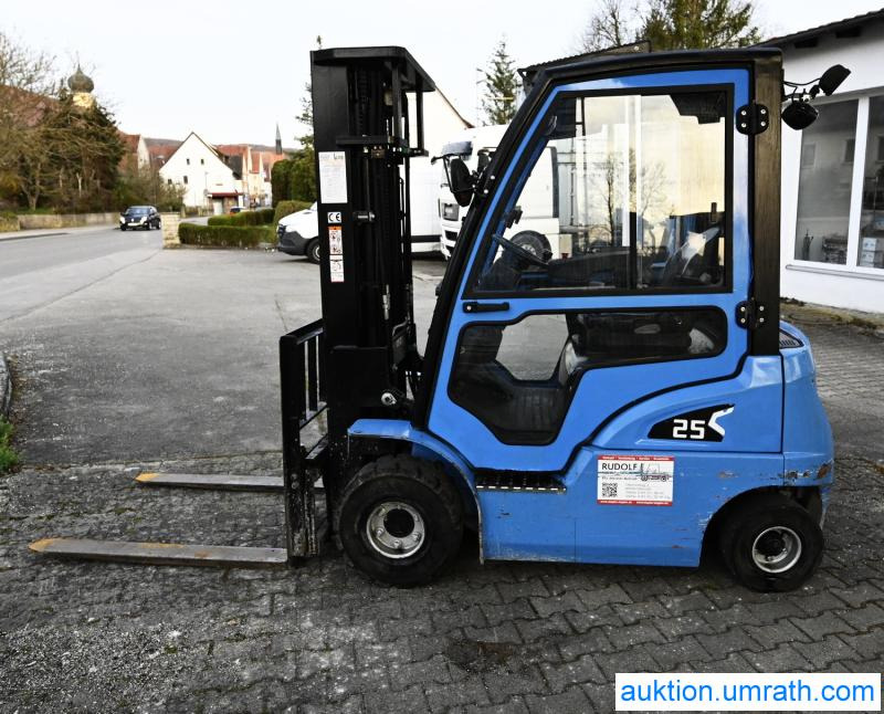 Hangcha Elektrostapler Gabelstapler Hangcha CPD 25 XD4 - S126 Lithium Ionen Akku Kabine Vollfreihub Triplexmast mit Seitenschieber - Chariot élévateur électrique: photos 5 Hangcha Elektrostapler Gabelstapler Hangcha CPD 25 XD4 - S126 Lithium Ionen Akku Kabine Vollfreihub Triplexmast mit Seitenschieber - Chariot élévateur électrique: photos 5