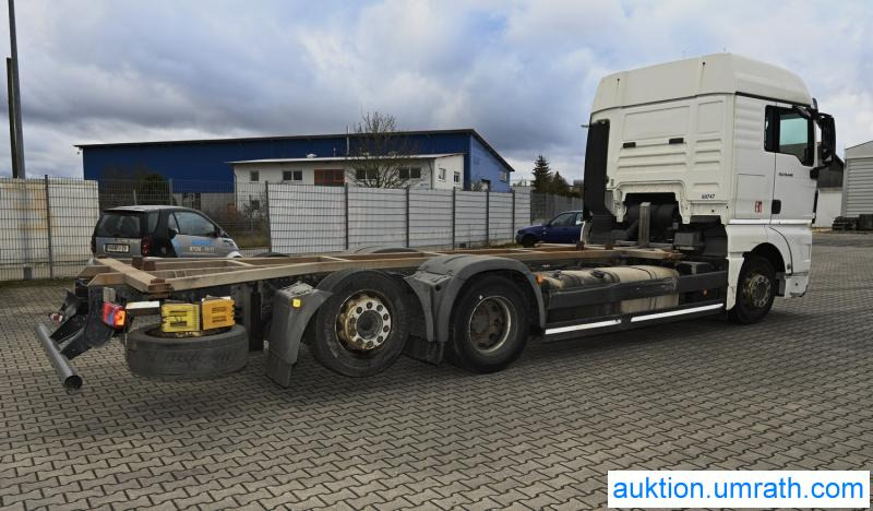 Insolvenzauktion: MAN TGX 26.440 6X2-2 LL ATL- BDF Wechselsystem XLX - Fahrerhaus Automatik Kimaautomatik AHK EURO 5 - Camion porte-conteneur/ Caisse mobile: photos 5 Insolvenzauktion: MAN TGX 26.440 6X2-2 LL ATL- BDF Wechselsystem XLX - Fahrerhaus Automatik Kimaautomatik AHK EURO 5 - Camion porte-conteneur/ Caisse mobile: photos 5