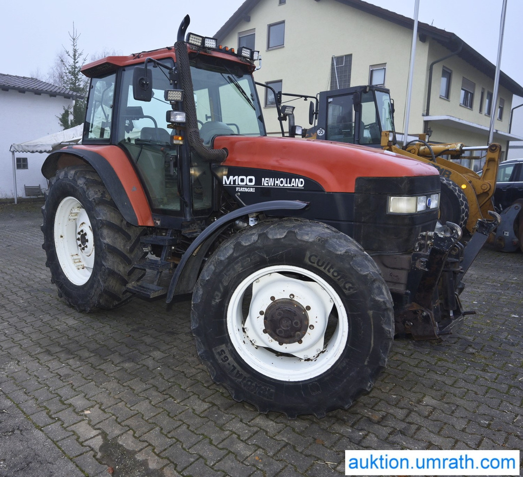 NEW HOLLAND M100 4x4 - Tracteur agricole: photos 3 NEW HOLLAND M100 4x4 - Tracteur agricole: photos 3