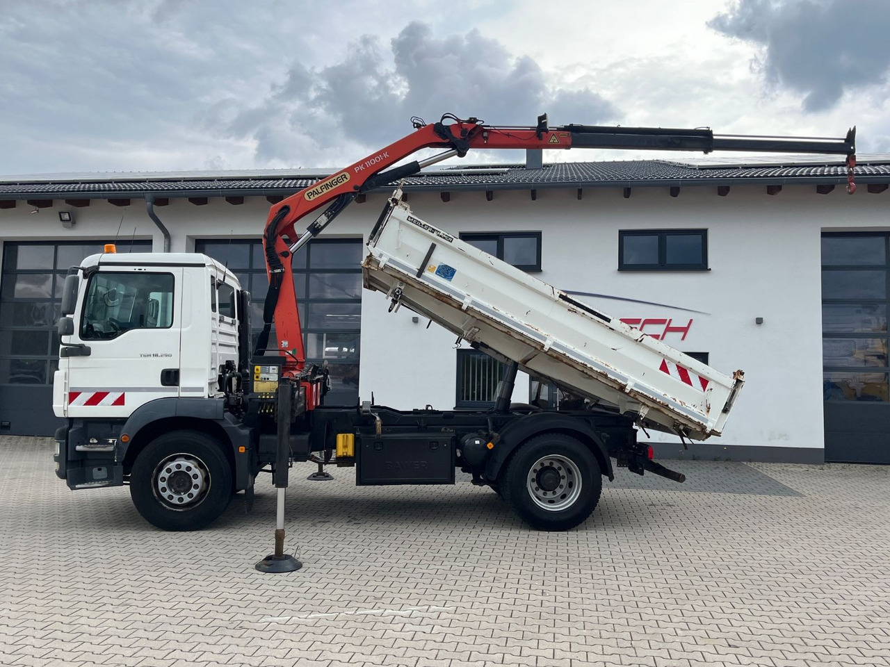 MAN TGM 18.290 Kipper Kran Palfinger PK 11001 - Camion benne, Camion grue: photos 2 MAN TGM 18.290 Kipper Kran Palfinger PK 11001 - Camion benne, Camion grue: photos 2