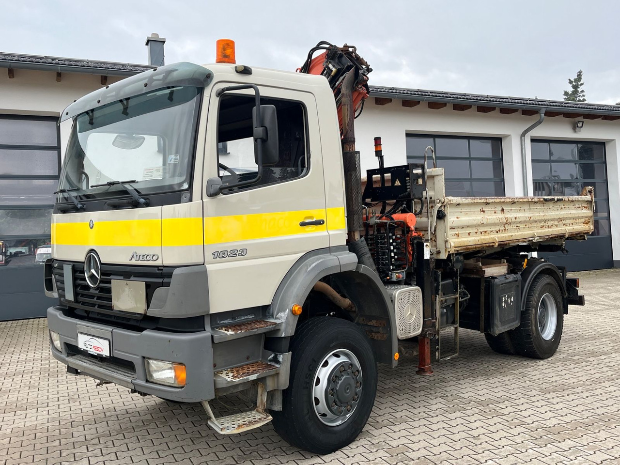 Mercedes-Benz Atego 1823 4x4 Kipper mit Kran Atlas 125.2 Funk - Camion benne, Camion grue: photos 1 Mercedes-Benz Atego 1823 4x4 Kipper mit Kran Atlas 125.2 Funk - Camion benne, Camion grue: photos 1