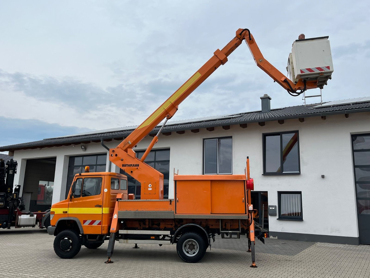 Mercedes-Benz Vario 814 DA 4x4 Ruthmann T 170 - Camion avec nacelle: photos 2 Mercedes-Benz Vario 814 DA 4x4 Ruthmann T 170 - Camion avec nacelle: photos 2