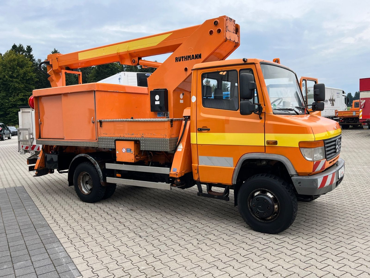 Mercedes-Benz Vario 814 DA 4x4 Ruthmann T 170 - Camion avec nacelle: photos 5 Mercedes-Benz Vario 814 DA 4x4 Ruthmann T 170 - Camion avec nacelle: photos 5
