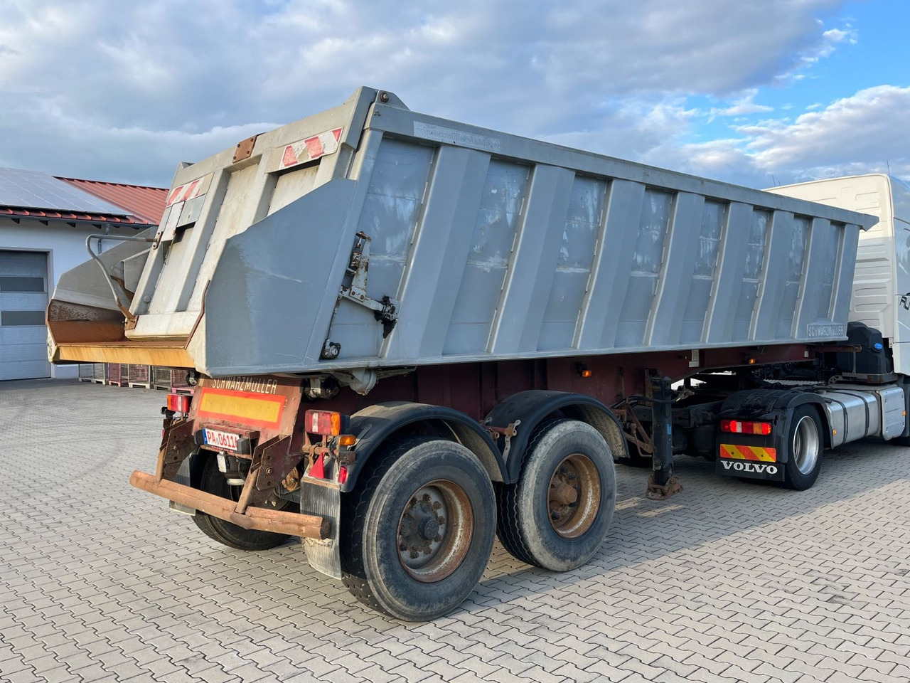 Schwarzmüller 2 Achs Alu Kippmulde Trommelbremse - Semi-remorque benne: photos 5 Schwarzmüller 2 Achs Alu Kippmulde Trommelbremse - Semi-remorque benne: photos 5
