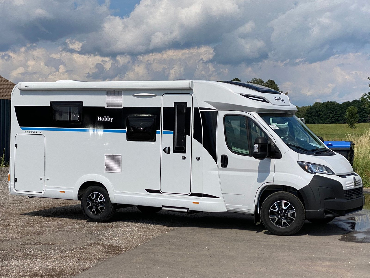 Hobby OnTour C 700 GQ MJ25/MARKISE/RFK/SAFETY-PAKET - Camping-car profilé: photos 1 Hobby OnTour C 700 GQ MJ25/MARKISE/RFK/SAFETY-PAKET - Camping-car profilé: photos 1