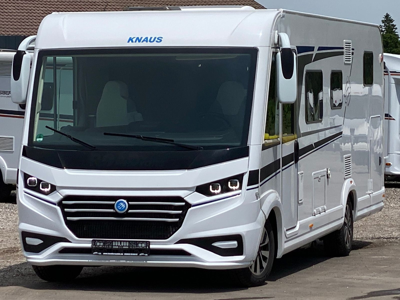 Knaus Live I 700 MEG,Automatik, Längsbetten - Camping-car intégral: photos 2 Knaus Live I 700 MEG,Automatik, Längsbetten - Camping-car intégral: photos 2
