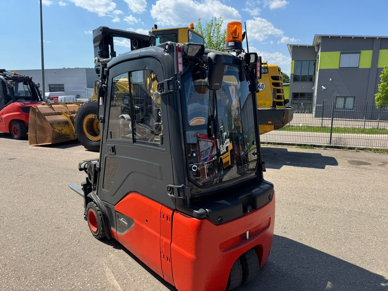Linde E20L-02 Triplex Elektro Zinkenverstellgerät - Chariot élévateur électrique: photos 4 Linde E20L-02 Triplex Elektro Zinkenverstellgerät - Chariot élévateur électrique: photos 4