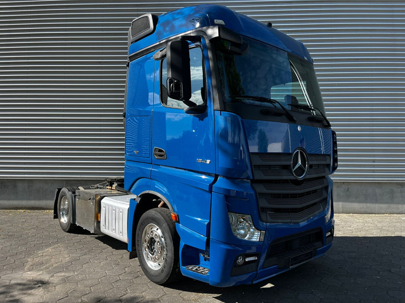 Mercedes-Benz Actros 1843 / Retarder / Hydarulic / ADR - Tracteur routier: photos 2 Mercedes-Benz Actros 1843 / Retarder / Hydarulic / ADR - Tracteur routier: photos 2