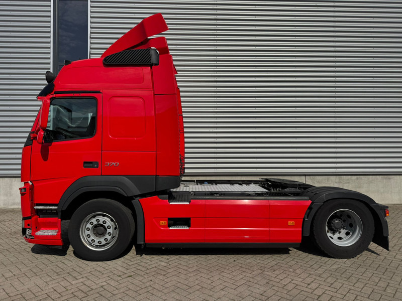 Volvo FM 370 / I-Shift / 2 Tanks / NL Truck - Tracteur routier: photos 5 Volvo FM 370 / I-Shift / 2 Tanks / NL Truck - Tracteur routier: photos 5
