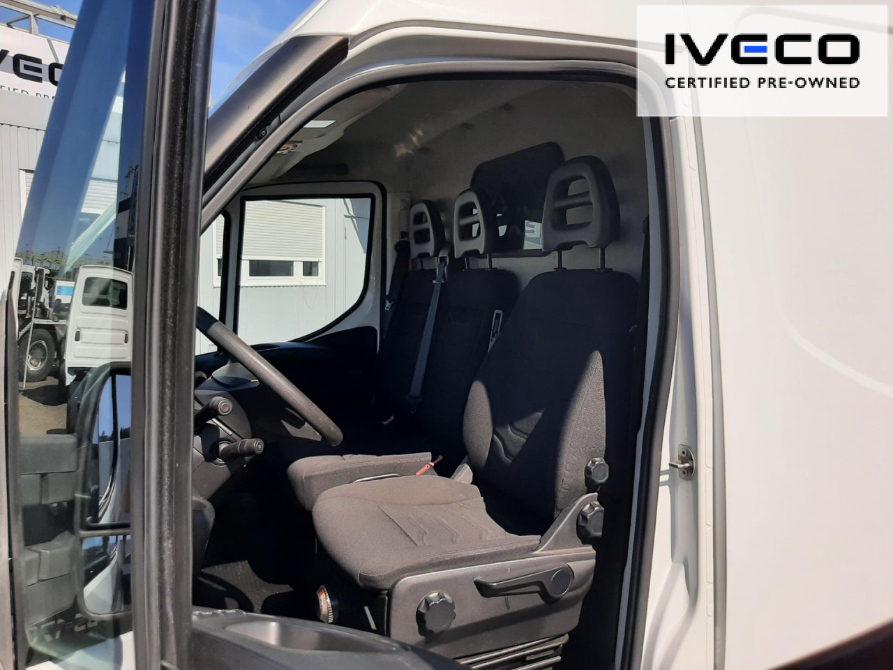 IVECO 35S17V Daily Euro5 Klima AHK ZV - Fourgon utilitaire: photos 2 IVECO 35S17V Daily Euro5 Klima AHK ZV - Fourgon utilitaire: photos 2