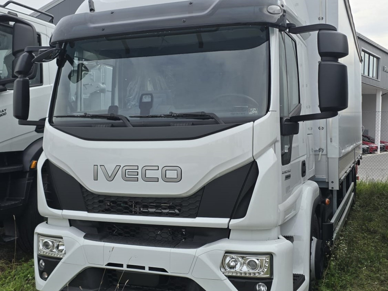 IVECO ML160E28/FP EuroCargo - Camion à rideaux coulissants: photos 1 IVECO ML160E28/FP EuroCargo - Camion à rideaux coulissants: photos 1