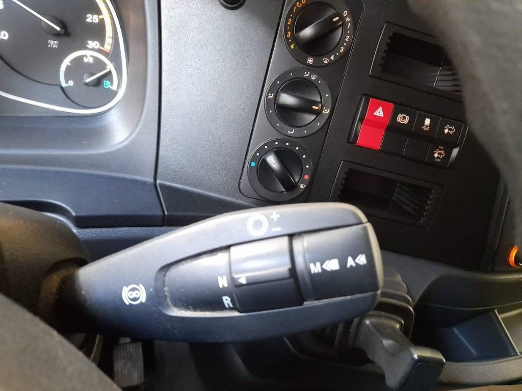 Mercedes-Benz Atego 821 - Camion frigorifique: photos 5 Mercedes-Benz Atego 821 - Camion frigorifique: photos 5