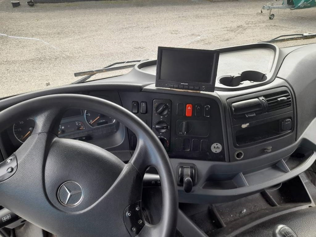 Mercedes-Benz Axor 1829 - Camion frigorifique: photos 5 Mercedes-Benz Axor 1829 - Camion frigorifique: photos 5