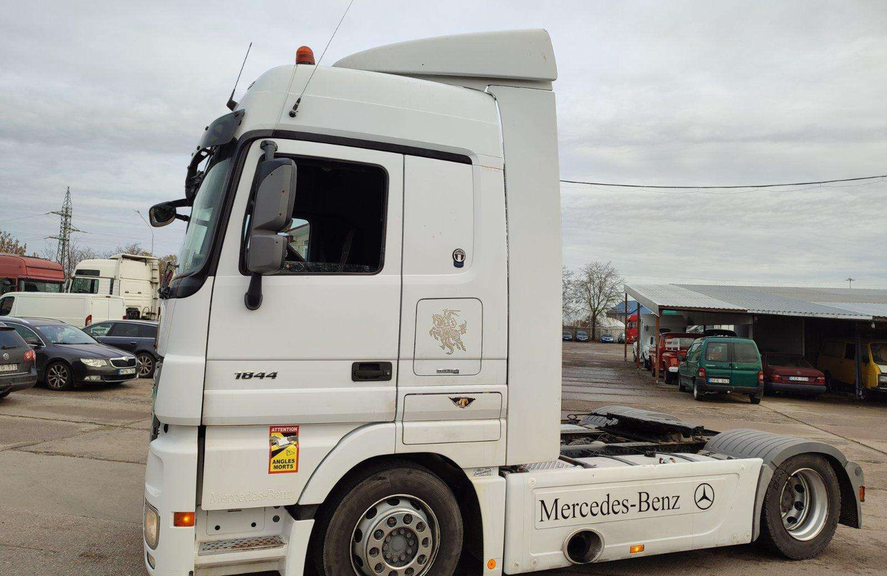 Tracteur routier Mercedes-Benz Actros 1844 LS: photos 8 Tracteur routier Mercedes-Benz Actros 1844 LS: photos 8